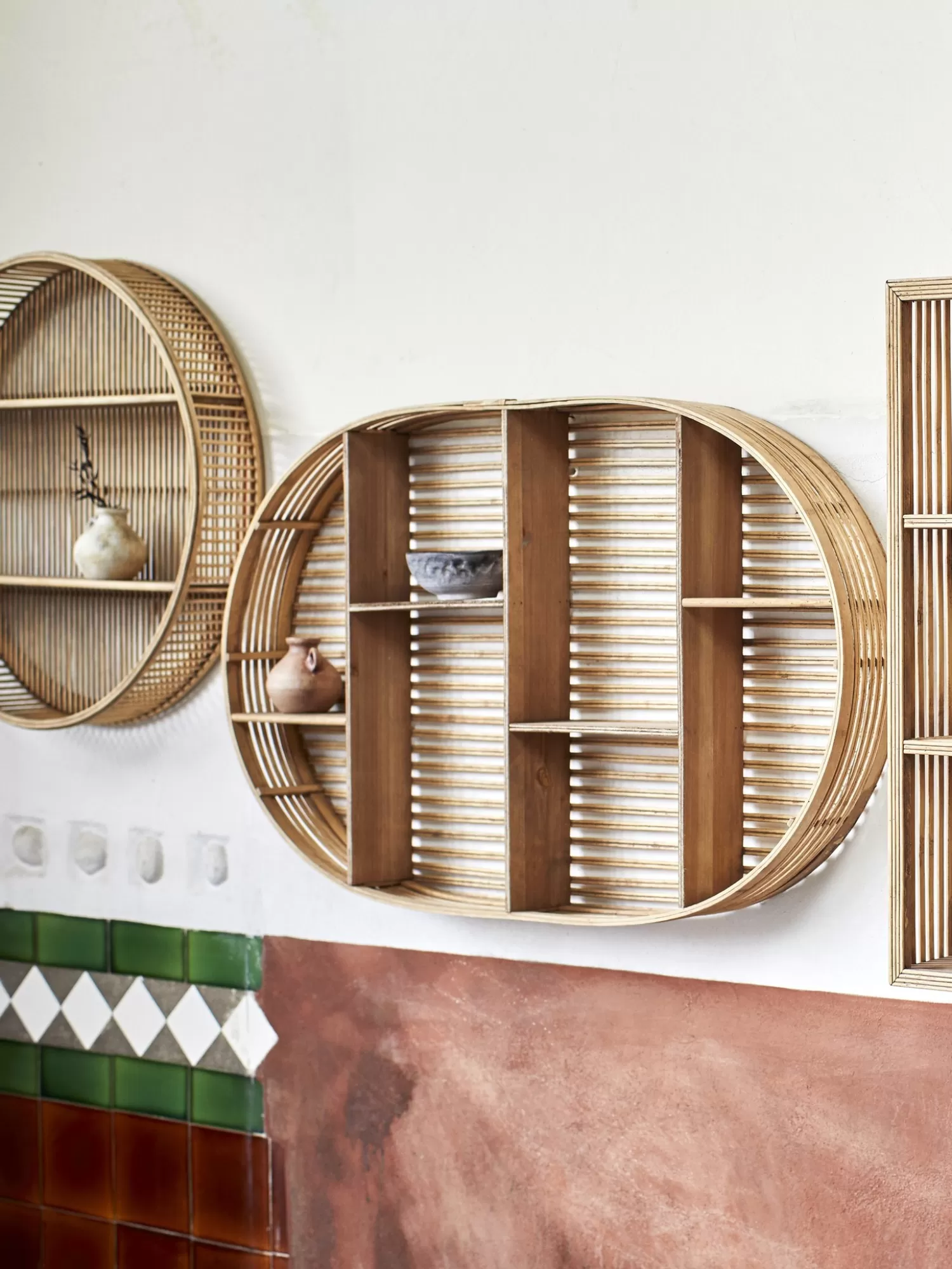 Shop Madam Stoltz Ronde Bamboo Schap Dark Natural