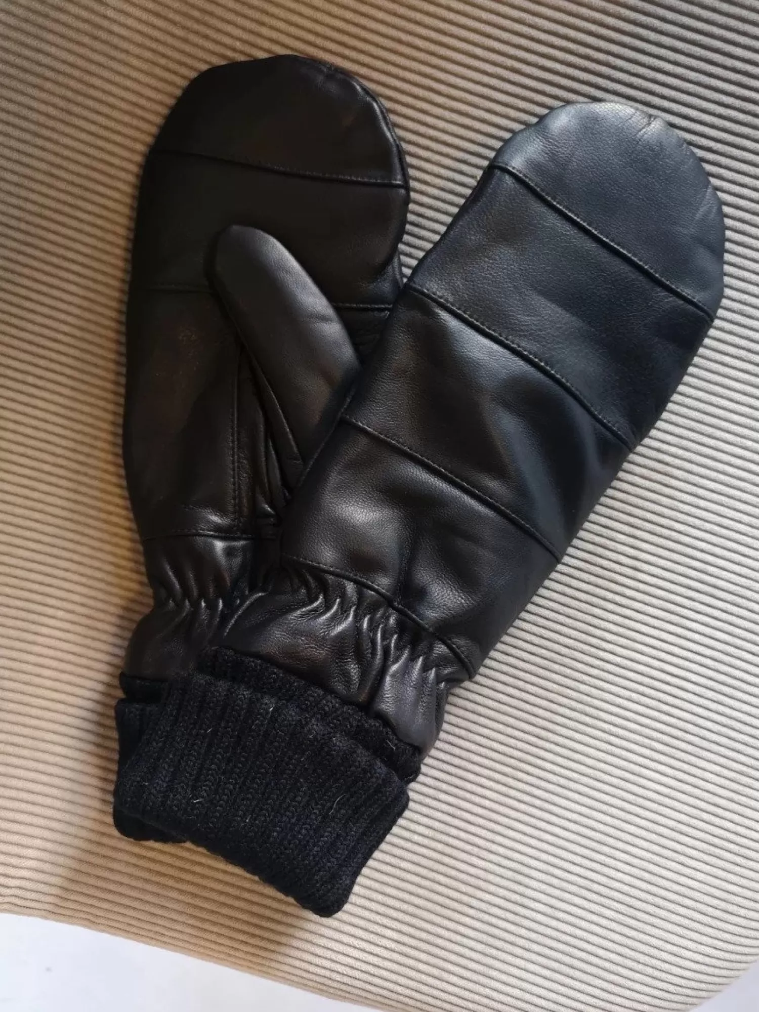 Fashion MBYM Wanten Read Black