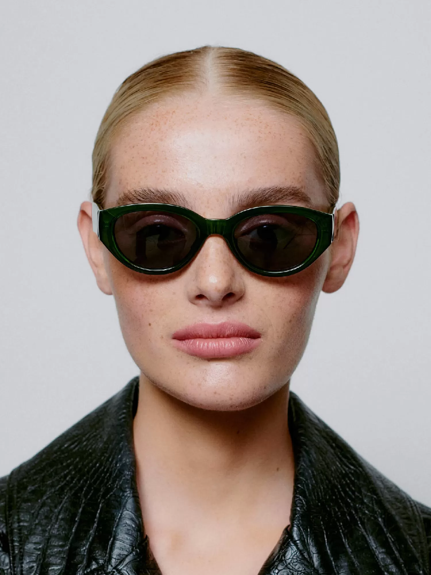 Best A.Kjaerbede Zonnebril Winnie Dark Green Transparent